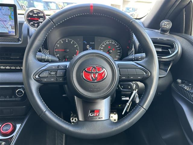 GRヤリス RC ナビ ETC 前方ドラレコ 純正アルミホイール LEDヘッドライト フォグランプ オートライト カーテンエアバッグ 追加メーター ロッソモデルマフラーカッター ツィーター エアロ 4WD エアコン(25枚目)