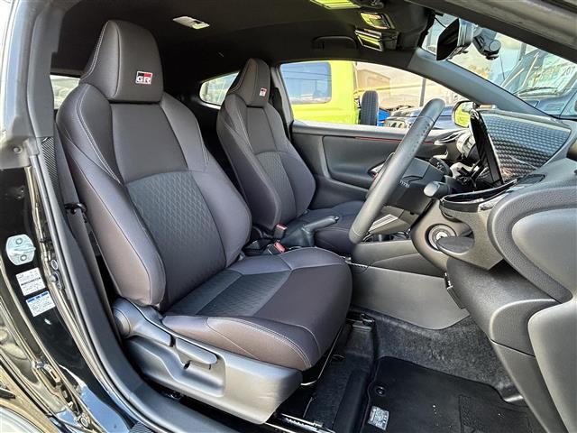 GRヤリス RC ナビ ETC 前方ドラレコ 純正アルミホイール LEDヘッドライト フォグランプ オートライト カーテンエアバッグ 追加メーター ロッソモデルマフラーカッター ツィーター エアロ 4WD エアコン(33枚目)