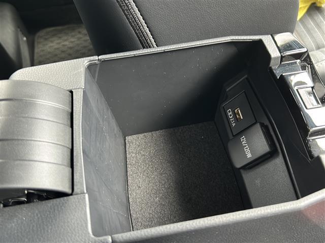 カローラツーリング ハイブリッド　ダブルバイビー　１オーナー　純正ナビ　バックカメラ　ＰＣＳ　ＢＳＭ　ＲＣＴＡ　ＨＵＤ　レーダークルコン　ＬＥＤオートライト　ドラレコ　ＥＴＣ　ハーフレザーシート　スマートキー　フルセグＴＶ　ＢＴ（23枚目）