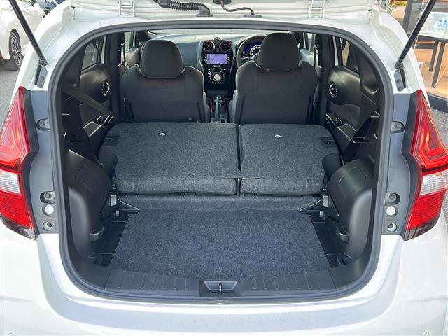 ノート ｅ－パワー　ニスモ　衝突軽減システム　純正ナビ　全方位カメラ　フルセグＴＶ　ＣＤ　ＤＶＤ　Ｂｌｕｅｔｏｏｔｈ　デジタルインナーミラー　純正ドライブレコーダー　ヒーター付きドアミラー　ＬＥＤヘッドライト　ＥＴＣ（9枚目）