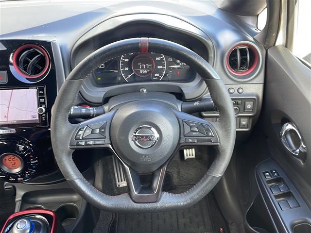 ノート ｅ－パワーニスモ　Ｓ　ニスモ専用オプションレカロシート　インナミラ　全方位　ＥＴＣ　純正ナビ　ニスモマット　ＬＥＤライト　純正１６インチＡＷ　エマージェンシーブレーキ　レーンキープアシスト（4枚目）