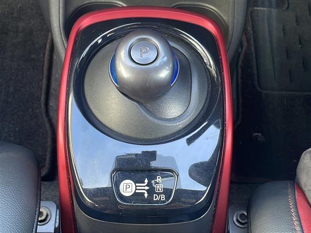 ノート ｅ－パワーニスモ　Ｓ　ニスモ専用オプションレカロシート　インナミラ　全方位　ＥＴＣ　純正ナビ　ニスモマット　ＬＥＤライト　純正１６インチＡＷ　エマージェンシーブレーキ　レーンキープアシスト（14枚目）