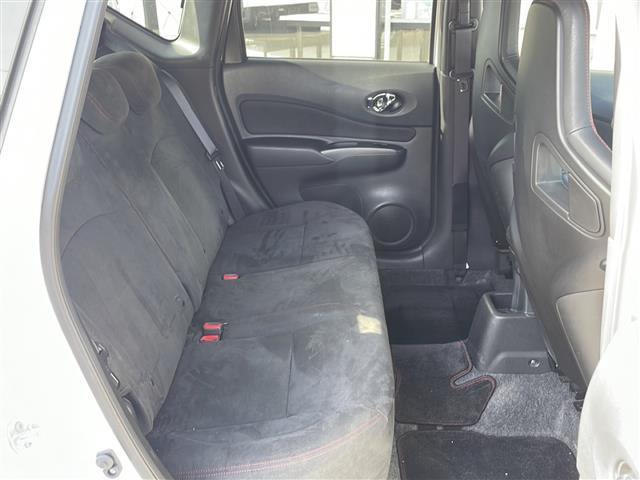 ノート ｅ－パワーニスモ　Ｓ　ニスモ専用オプションレカロシート　インナミラ　全方位　ＥＴＣ　純正ナビ　ニスモマット　ＬＥＤライト　純正１６インチＡＷ　エマージェンシーブレーキ　レーンキープアシスト（26枚目）