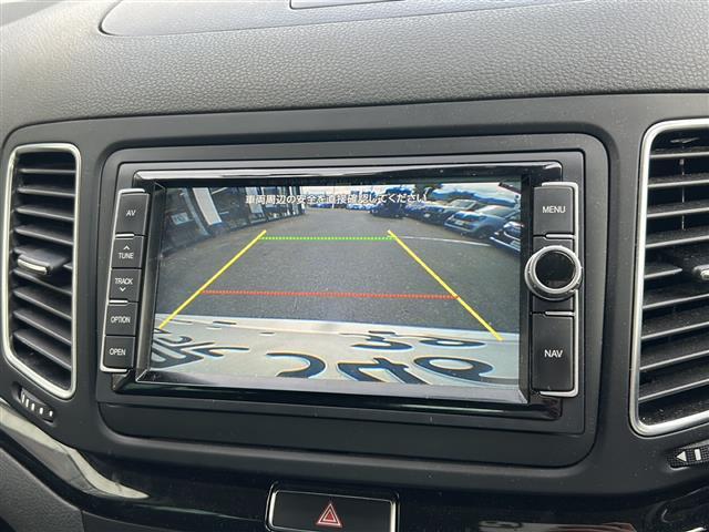 シャラン TDI ハイライン 1オナ 半革 BSM 電動リア ドラレコ ETC ルーフレール パドルシフト 電動パーキングブレーキ 純正フロアマット フルセグTV レーンキープアシスト 両側電動スライドドア 衝突軽減システム(19枚目)