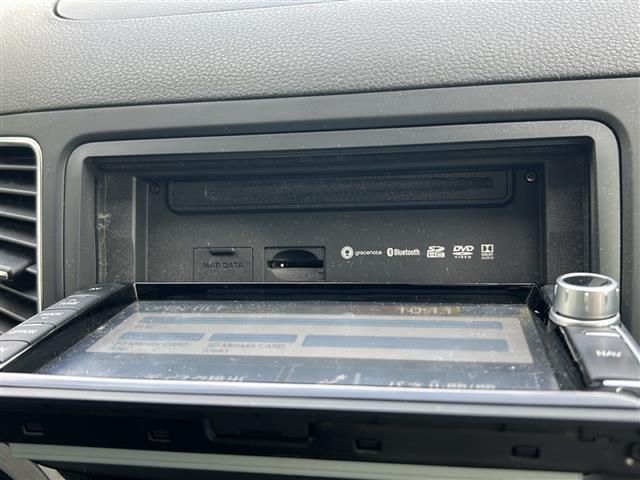 シャラン TDI ハイライン 1オナ 半革 BSM 電動リア ドラレコ ETC ルーフレール パドルシフト 電動パーキングブレーキ 純正フロアマット フルセグTV レーンキープアシスト 両側電動スライドドア 衝突軽減システム(20枚目)