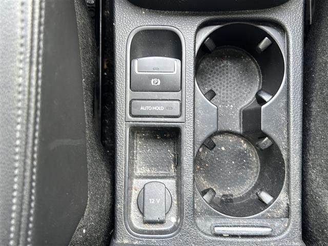 シャラン TDI ハイライン 1オナ 半革 BSM 電動リア ドラレコ ETC ルーフレール パドルシフト 電動パーキングブレーキ 純正フロアマット フルセグTV レーンキープアシスト 両側電動スライドドア 衝突軽減システム(26枚目)