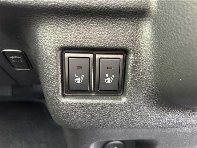 【　シートヒーター　】冬場のお供に。暖かいシートは女性には嬉しい機能ですね♪