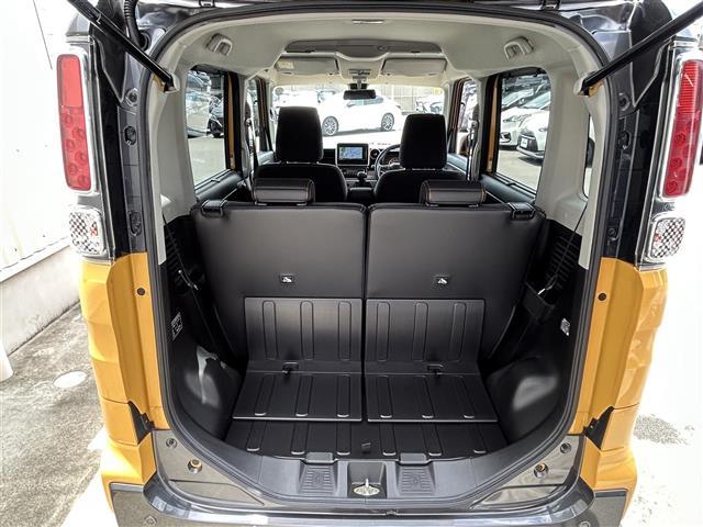 【ラゲッジスペース】リアシートを倒せばこの大容量！！ダンボールなどの大きい荷物も釣り具などの長尺物まで様々載せられそうです！！