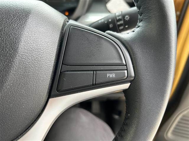 【　ステアリングスイッチ　】手元のスイッチでナビ操作が可能です！！非常に便利な機能です。取り付けのナビによってはオプション設定となっております！詳しくはスタッフまで♪