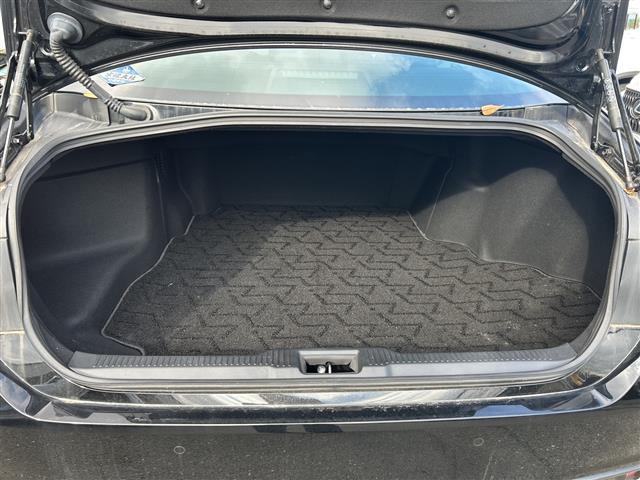 クラウンハイブリッド ＲＳ　リミテッドＩＩ　衝突軽減　１２．３型ナビ　全周囲カメラ　フルセグＴＶ　ＢＴ　ＣＤ　ＤＶＤ　レザーシート　パワーシート　シートヒーター　ベンチレーション　ＨＵＤ　ＢＳＭ　レーダークルーズコントロール　ＥＴＣ　ＬＥＤ（8枚目）