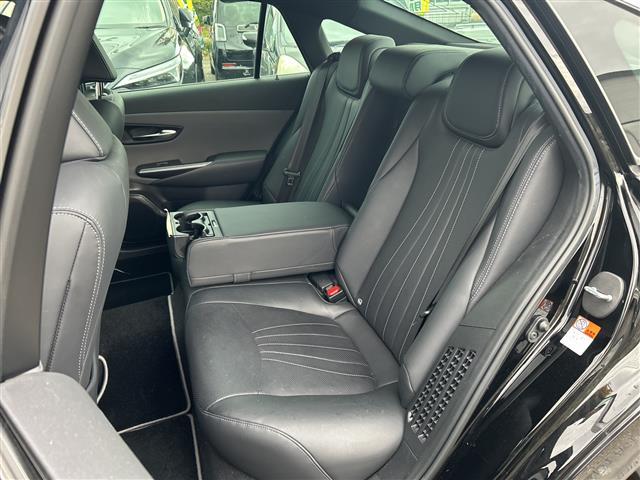 クラウンハイブリッド ＲＳ　リミテッドＩＩ　衝突軽減　１２．３型ナビ　全周囲カメラ　フルセグＴＶ　ＢＴ　ＣＤ　ＤＶＤ　レザーシート　パワーシート　シートヒーター　ベンチレーション　ＨＵＤ　ＢＳＭ　レーダークルーズコントロール　ＥＴＣ　ＬＥＤ（9枚目）