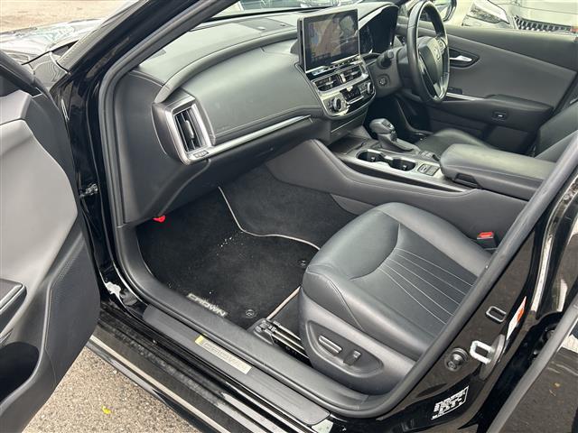 クラウンハイブリッド ＲＳ　リミテッドＩＩ　衝突軽減　１２．３型ナビ　全周囲カメラ　フルセグＴＶ　ＢＴ　ＣＤ　ＤＶＤ　レザーシート　パワーシート　シートヒーター　ベンチレーション　ＨＵＤ　ＢＳＭ　レーダークルーズコントロール　ＥＴＣ　ＬＥＤ（12枚目）