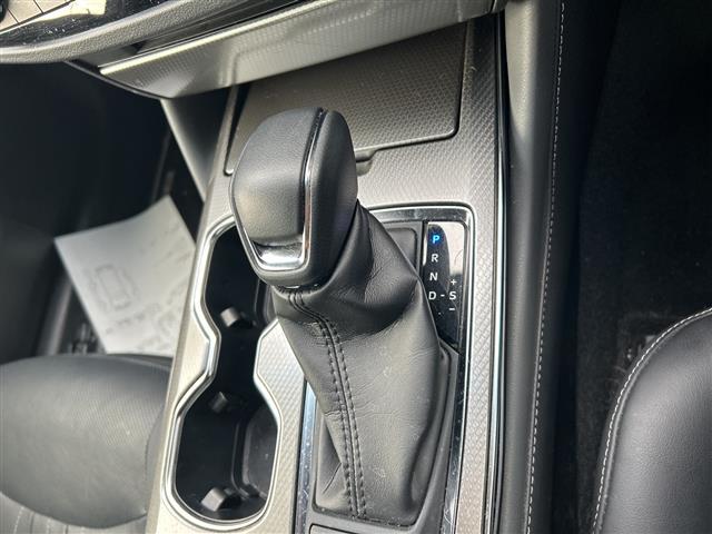 クラウンハイブリッド ＲＳ　リミテッドＩＩ　衝突軽減　１２．３型ナビ　全周囲カメラ　フルセグＴＶ　ＢＴ　ＣＤ　ＤＶＤ　レザーシート　パワーシート　シートヒーター　ベンチレーション　ＨＵＤ　ＢＳＭ　レーダークルーズコントロール　ＥＴＣ　ＬＥＤ（21枚目）