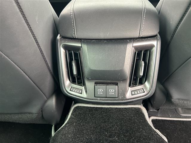 クラウンハイブリッド ＲＳ　リミテッドＩＩ　衝突軽減　１２．３型ナビ　全周囲カメラ　フルセグＴＶ　ＢＴ　ＣＤ　ＤＶＤ　レザーシート　パワーシート　シートヒーター　ベンチレーション　ＨＵＤ　ＢＳＭ　レーダークルーズコントロール　ＥＴＣ　ＬＥＤ（25枚目）