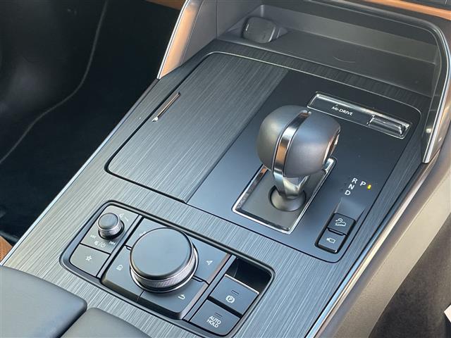 ＣＸ－６０ ＸＤ－ハイブリッド　プレミアムスポーツ　１オナ　サンルーフ　ＢＯＳＥ　全方位　温冷席　スマートブレーキサポート　ヘッドアップディスプレイ　ステアリングヒーター　パワーバックドア　ワイヤレス充電　ＥＴＣ　ドラレコ　シートメモリ　ＢＳＭ（15枚目）