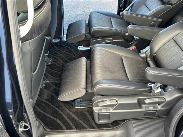 オデッセイ アブソルート・ＥＸ　衝突軽減ブレーキ　ナビ　フルセグＴＶ　ＢＴ　バックカメラ　ドラレコ　両側パワースライドドア　クルーズコントロール　ブラインドスポットモニター　パワーシート　ビルトインＥＴＣ　サイドシェード（15枚目）