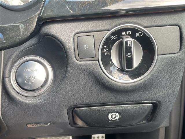 CLSクラス CLS220d AMGライン サンルーフ 黒革 全方位 BSM エアサス ETC レーダークルーズコントロール シートヒーター パワートランク 衝突軽減システム レーンキープアシスト ドラレコ USB オートライト ナビ LED(19枚目)