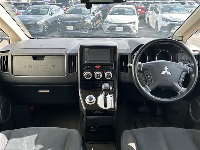 デリカＤ：５ Ｄ　パワーパッケージ　フリップダウンモニター　社外１６ＡＷ　クルーズコントロール　シートヒーター　両側パワースライドドア　デジタルインナーミラー　バックカメラ　ＥＴＣ　フルセグＴＶ　ナビ　ＣＤ　ＤＶＤ　Ｂｌｕｅｔｏｏｔｈ（2枚目）