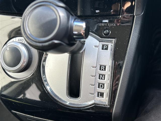 デリカＤ：５ Ｄ　パワーパッケージ　フリップダウンモニター　社外１６ＡＷ　クルーズコントロール　シートヒーター　両側パワースライドドア　デジタルインナーミラー　バックカメラ　ＥＴＣ　フルセグＴＶ　ナビ　ＣＤ　ＤＶＤ　Ｂｌｕｅｔｏｏｔｈ（10枚目）