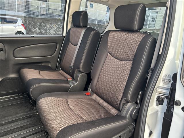 セレナ ハイウェイスター　Ｖセレ＋セーフティ　ＳＨＶ　Ａセフ　１オーナー　エマージェンシーブレーキ　社外ナビ　フリップダウンモニター　バックカメラ　両側パワースライドドア　クルコン　ＥＴＣ　ＬＥＤオートライト　ＣＤ　ＤＶＤ　ＢＴ　ＴＶ（11枚目）