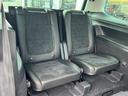 シャラン TDI ハイライン 1オナ 半革 BSM 電動リア ドラレコ ETC ルーフレール パドルシフト 電動パーキングブレーキ 純正フロアマット フルセグTV レーンキープアシスト 両側電動スライドドア 衝突軽減システム(8枚目)