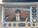 TV付きの車となっております。ドライブの合間の休憩中に気になる番組を見ることができます。