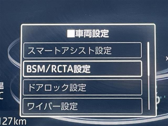 ライズ Ｚ　純正ナビ　バックカメラ　ＴＶ　Ｂｌｕｅｔｏｏｔｈ　ＢＳＭ　ＲＣＴＡ　ＥＴＣ　スマートアシスト　シートヒーター　ＬＥＤヘッド＆シーケンシャル　純正アルミ１７　サイドエアバッグ　スマートキー　禁煙車（5枚目）