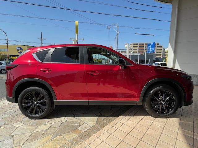 ＣＸ－５ ２０Ｓ　ブラックトーンエディション　ディスプレイオーディオ　全方位カメラ　衝突軽減ブレーキ　アダプティブクルーズコントロール　ヘッドアップディスプレイ　ＢＳＭ　レーンキープ　パーキングセンサー　ハーフレザーシート　シートヒーター（32枚目）