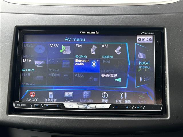 スイフトスポーツ ベースグレード　社外ＳＤメモリーナビ　プッシュスタート　スマートキー　バックカメラ　ＡＢＳ　横滑り防止装置　盗難防止装置　クルーズコントロール　オートライト　エアバッグ　純正アルミホイール　パドルシフト（4枚目）