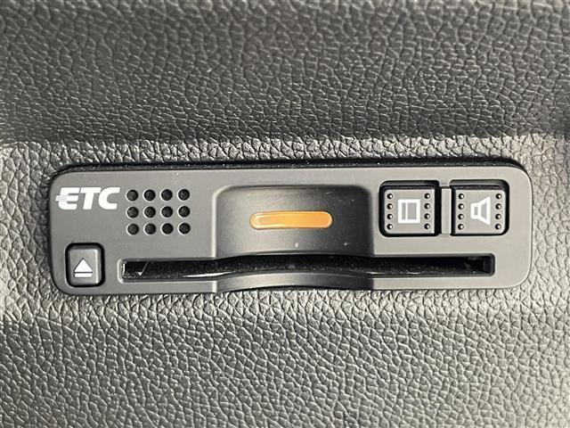 フリードハイブリッド Ｇ　純正ナビ　バックカメラ　片側パワースライドドア　クルーズコントロール　ＥＴＣ車載器　ドライブレコーダー　ＬＥＤヘッドライト　横滑り防止機能　ステアリングスイッチ（7枚目）