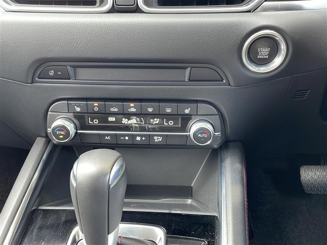 ＣＸ－５ ２０Ｓ　ブラックトーンエディション　純正ＤＡ　衝突軽減　レーンキープ　アラウンドビューモニター　追従クルコン　コーナーセンサー　パワーバックドア　ＢＯＳＥプレミアムサウンド　置くだけ充電　ＥＴＣ　純正ドラレコ前　ヒートシーター（18枚目）