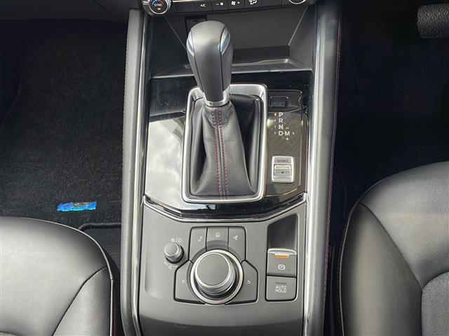 ＣＸ－５ ２０Ｓ　ブラックトーンエディション　純正ＤＡ　衝突軽減　レーンキープ　アラウンドビューモニター　追従クルコン　コーナーセンサー　パワーバックドア　ＢＯＳＥプレミアムサウンド　置くだけ充電　ＥＴＣ　純正ドラレコ前　ヒートシーター（19枚目）