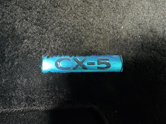 ＣＸ－５ ２０Ｓ　ブラックトーンエディション　純正ＤＡ　衝突軽減　レーンキープ　アラウンドビューモニター　追従クルコン　コーナーセンサー　パワーバックドア　ＢＯＳＥプレミアムサウンド　置くだけ充電　ＥＴＣ　純正ドラレコ前　ヒートシーター（22枚目）