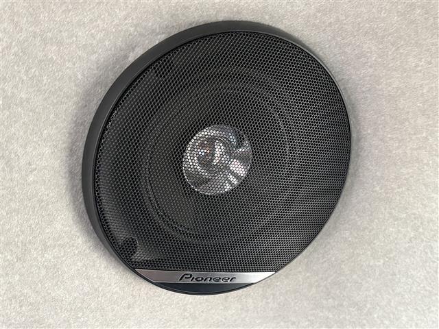 ハイエースワゴン ＧＬ　アルパインナビ／後席モニター　片側パワスラ　パイオニアスピーカー　衝突軽減　レーンキープ　コーナーセンサー前後　全方位　１００Ｖ充電　ドラレコ前後　ＥＴＣ　デジタルインナーミラー　社外マット（9枚目）