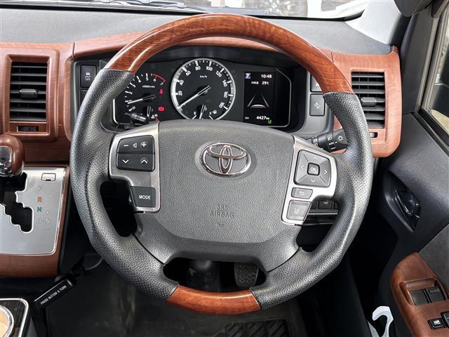 ハイエースワゴン ＧＬ　アルパインナビ／後席モニター　片側パワスラ　パイオニアスピーカー　衝突軽減　レーンキープ　コーナーセンサー前後　全方位　１００Ｖ充電　ドラレコ前後　ＥＴＣ　デジタルインナーミラー　社外マット（13枚目）