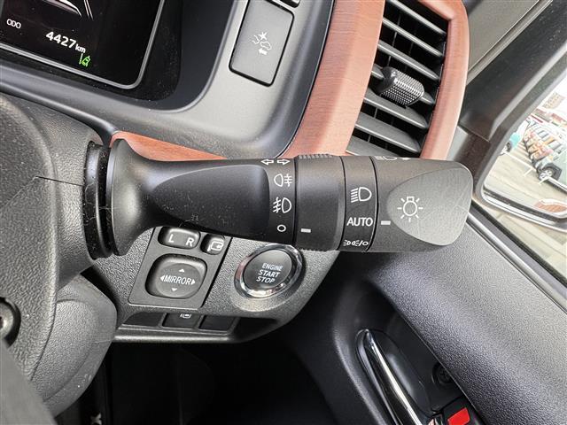 ハイエースワゴン ＧＬ　アルパインナビ／後席モニター　片側パワスラ　パイオニアスピーカー　衝突軽減　レーンキープ　コーナーセンサー前後　全方位　１００Ｖ充電　ドラレコ前後　ＥＴＣ　デジタルインナーミラー　社外マット（17枚目）