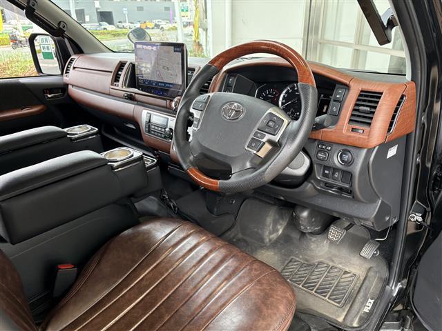 ハイエースワゴン ＧＬ　アルパインナビ／後席モニター　片側パワスラ　パイオニアスピーカー　衝突軽減　レーンキープ　コーナーセンサー前後　全方位　１００Ｖ充電　ドラレコ前後　ＥＴＣ　デジタルインナーミラー　社外マット（24枚目）