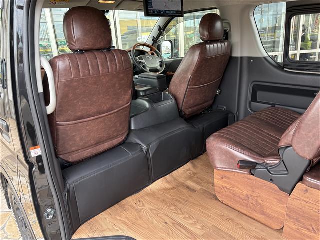 ハイエースワゴン ＧＬ　アルパインナビ／後席モニター　片側パワスラ　パイオニアスピーカー　衝突軽減　レーンキープ　コーナーセンサー前後　全方位　１００Ｖ充電　ドラレコ前後　ＥＴＣ　デジタルインナーミラー　社外マット（30枚目）