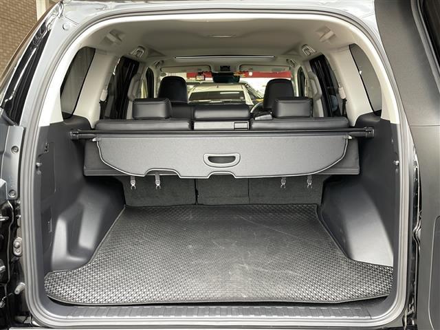 ランドクルーザープラド ＴＸ　Ｌパッケージ　マットブラックエディション　レーダークルーズコントロール　ドライブレコーダー　サンルーフ　ＬＥＤヘッドライト　レーンキープアシスト　シートヒーター　エアシート　バックカメラ　ＥＴＣ　レザーシート　パワーシート　オートハイビーム（29枚目）