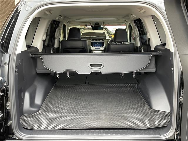 ランドクルーザープラド ＴＸ　Ｌパッケージ　マットブラックエディション　レーダークルーズコントロール　ドライブレコーダー　サンルーフ　ＬＥＤヘッドライト　レーンキープアシスト　シートヒーター　エアシート　バックカメラ　ＥＴＣ　レザーシート　パワーシート　オートハイビーム（30枚目）