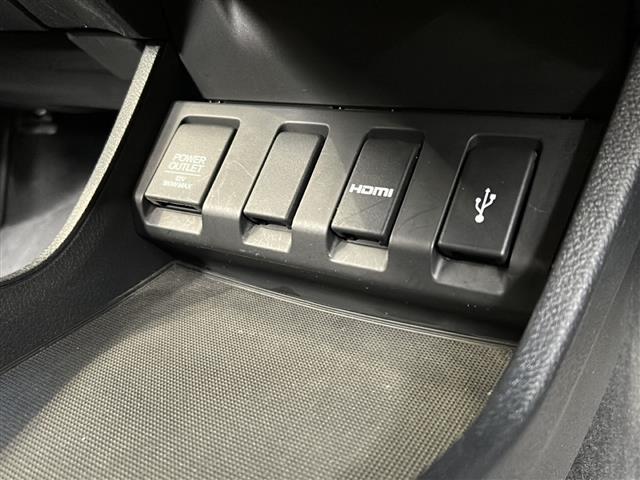 ヴェゼル ハイブリッドＺ　純正ナビ・衝突軽減・レーンキープ・クルコン・バックカメラ・ＥＴＣ・ハーフレザーシート・シートヒーターＤ／Ｎ席・純正フロアマット・純正アルミホイール・ＬＥＤヘッドライト・オートライト・フォグ（15枚目）