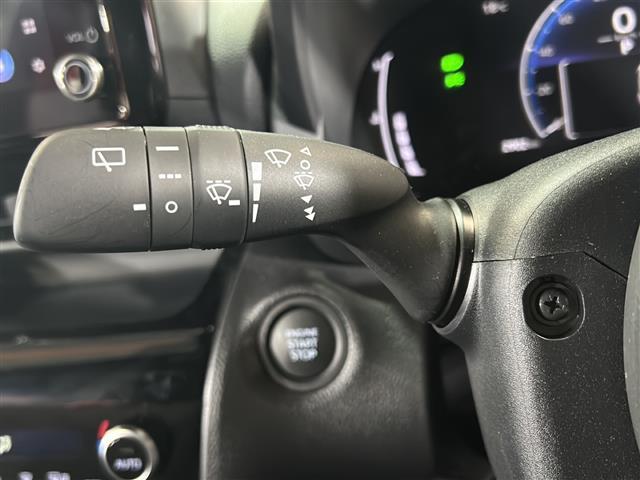 ヤリスクロス Z ウルバーノ 純正ナビ レーダークルーズコントロール レーンキープアシスト プリクラッシュセーフティー パノラミックビューモニター ステアリングヒーター パワーシート シートヒーター SOSコール ステリも ETC(11枚目)