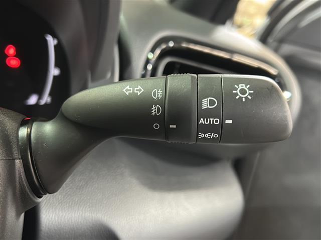 ヤリスクロス Z ウルバーノ 純正ナビ レーダークルーズコントロール レーンキープアシスト プリクラッシュセーフティー パノラミックビューモニター ステアリングヒーター パワーシート シートヒーター SOSコール ステリも ETC(12枚目)