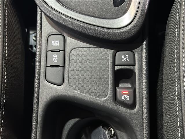 ヤリスクロス Z ウルバーノ 純正ナビ レーダークルーズコントロール レーンキープアシスト プリクラッシュセーフティー パノラミックビューモニター ステアリングヒーター パワーシート シートヒーター SOSコール ステリも ETC(14枚目)