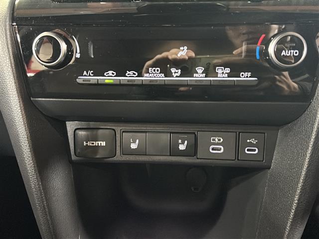 ヤリスクロス Z ウルバーノ 純正ナビ レーダークルーズコントロール レーンキープアシスト プリクラッシュセーフティー パノラミックビューモニター ステアリングヒーター パワーシート シートヒーター SOSコール ステリも ETC(16枚目)