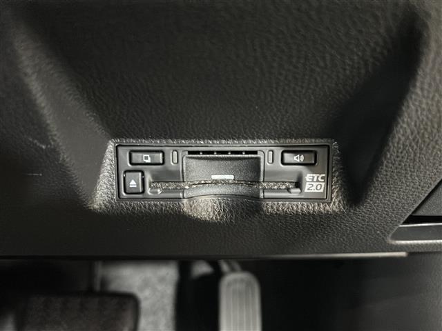 ヤリスクロス Z ウルバーノ 純正ナビ レーダークルーズコントロール レーンキープアシスト プリクラッシュセーフティー パノラミックビューモニター ステアリングヒーター パワーシート シートヒーター SOSコール ステリも ETC(18枚目)