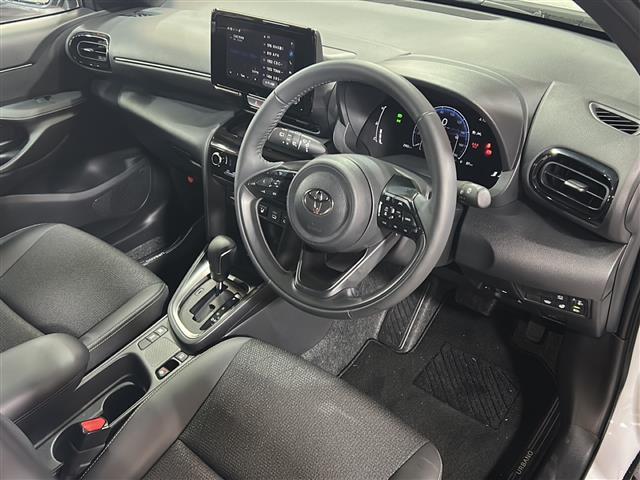 ヤリスクロス Z ウルバーノ 純正ナビ レーダークルーズコントロール レーンキープアシスト プリクラッシュセーフティー パノラミックビューモニター ステアリングヒーター パワーシート シートヒーター SOSコール ステリも ETC(21枚目)