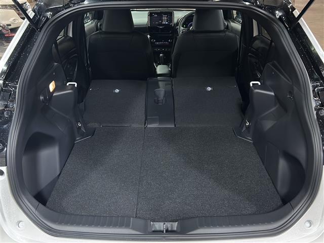 ヤリスクロス Z ウルバーノ 純正ナビ レーダークルーズコントロール レーンキープアシスト プリクラッシュセーフティー パノラミックビューモニター ステアリングヒーター パワーシート シートヒーター SOSコール ステリも ETC(30枚目)