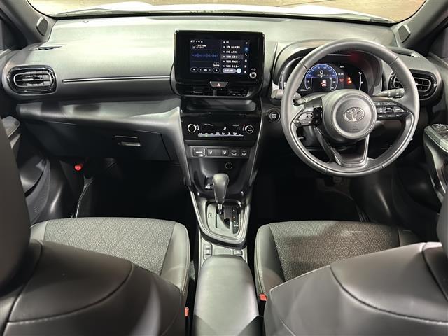 ヤリスクロス Z ウルバーノ 純正ナビ レーダークルーズコントロール レーンキープアシスト プリクラッシュセーフティー パノラミックビューモニター ステアリングヒーター パワーシート シートヒーター SOSコール ステリも ETC(42枚目)