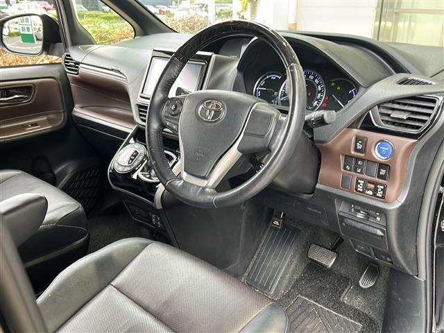 エスクァイア ハイブリッドGi 純正ナビ(AM FM フルセグ SD )レザーシート D+N席シートヒーター ETC バックカメラ クルーズコントロール テレビキャンセラー オートマチックハイビーム オートライト(12枚目)